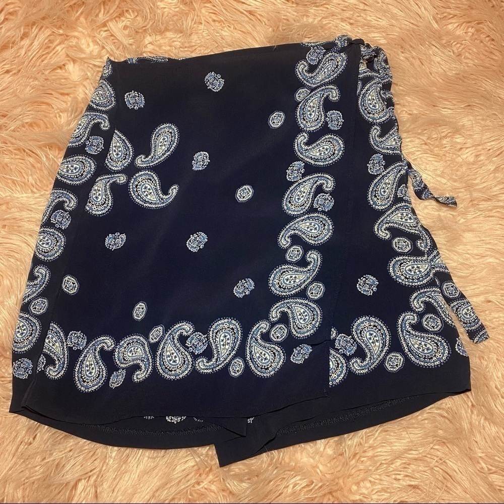 𝅺vintage Karen Kane Paisley Shorts/Wrap Skirt 12 Petite​